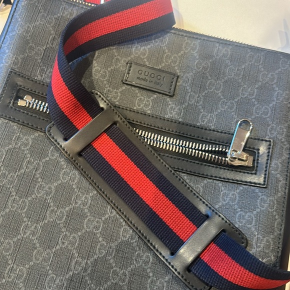 Gucci Handbag - Picture 10 of 10